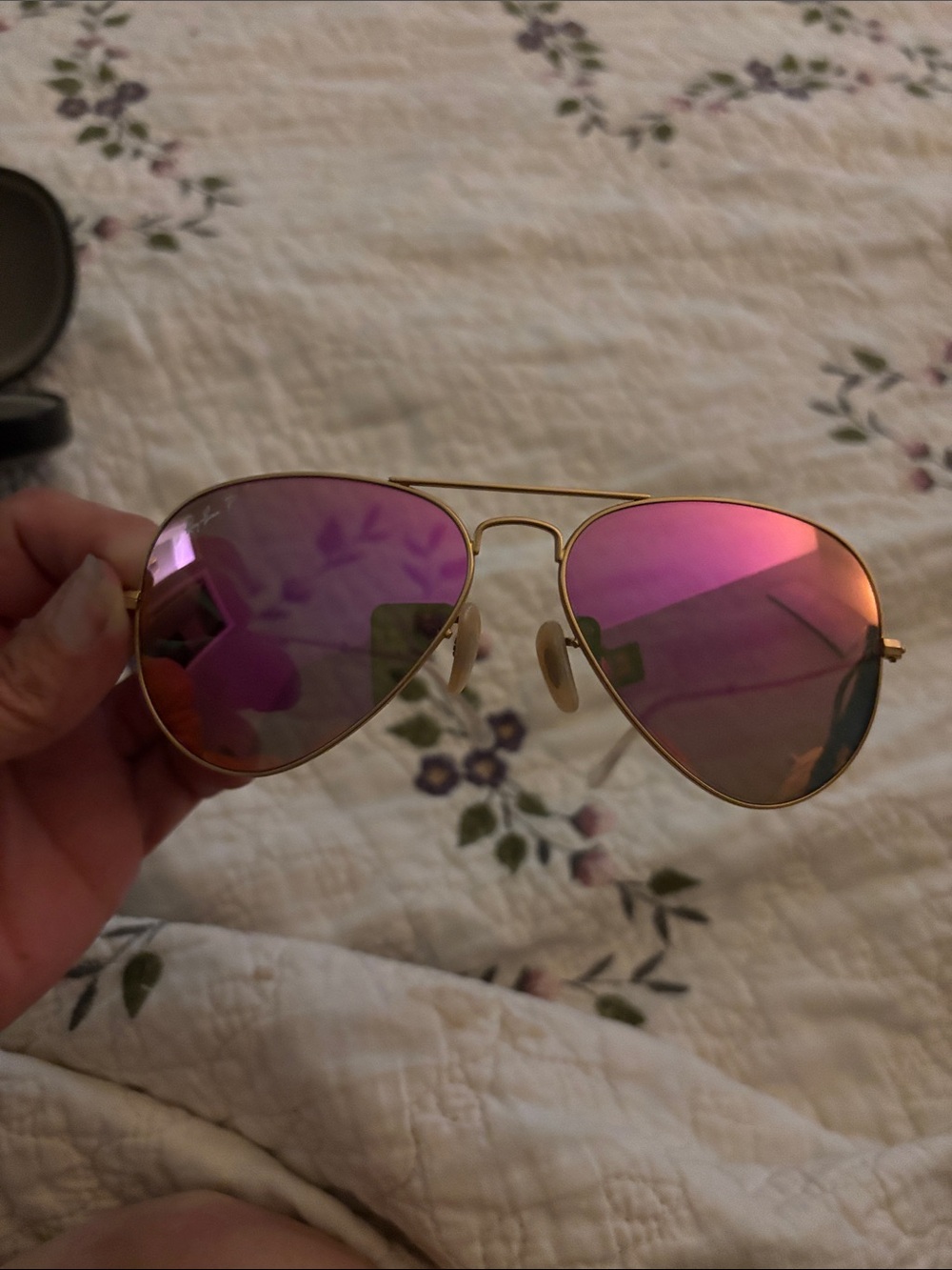Gold Frame Aviator Sunglasses with Pink Mirrored Lenses